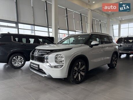 Mitsubishi Outlander 2025