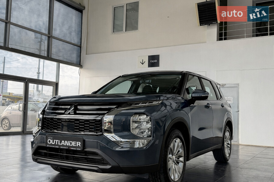 Mitsubishi Outlander - фото 1
