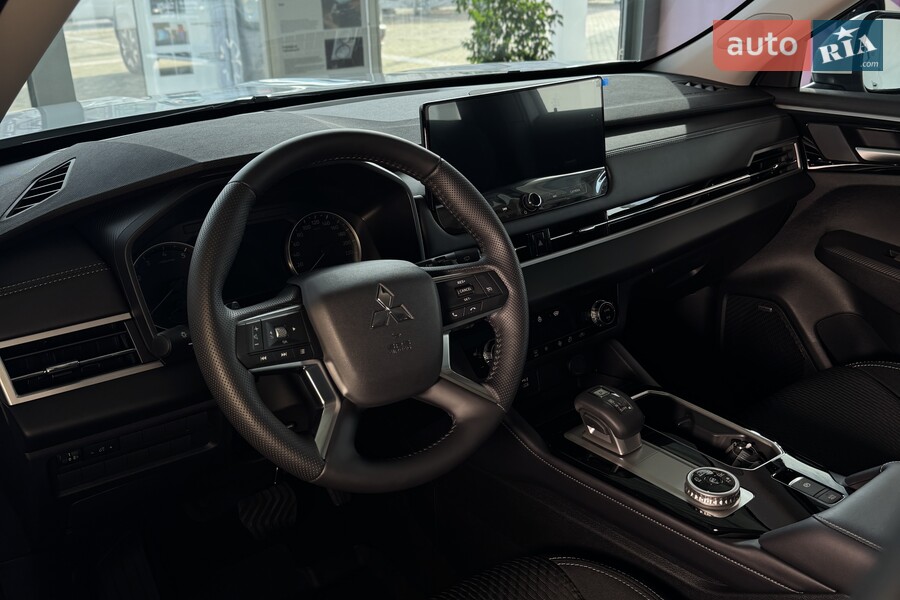 Mitsubishi Outlander - фото 8