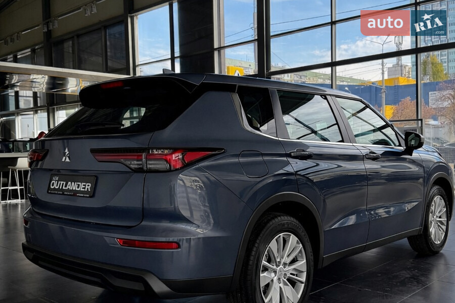 Mitsubishi Outlander - фото 16