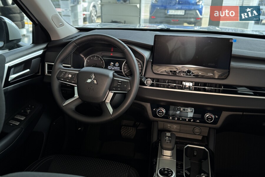Mitsubishi Outlander - фото 18
