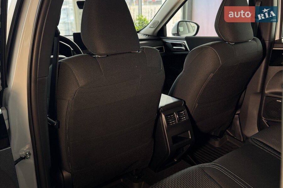 Mitsubishi Outlander - фото 12