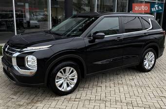 Mitsubishi Outlander 2.5 MiVEC CVT (184 к.с.) S-AWC Intense