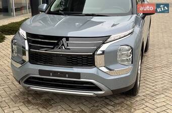 Mitsubishi Outlander 2.5 MiVEC CVT (184 к.с.) S-AWC Intense
