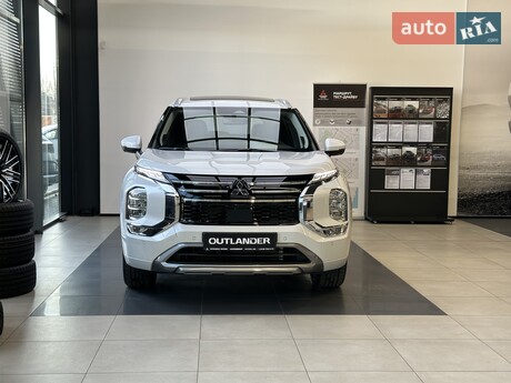 Mitsubishi Outlander 2025