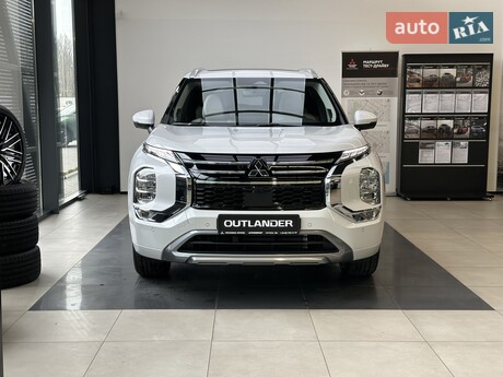 Mitsubishi Outlander 2025