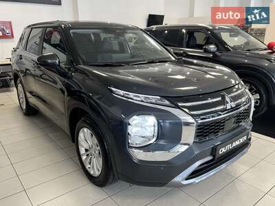 Новий Mitsubishi Outlander 2025 - фото 3