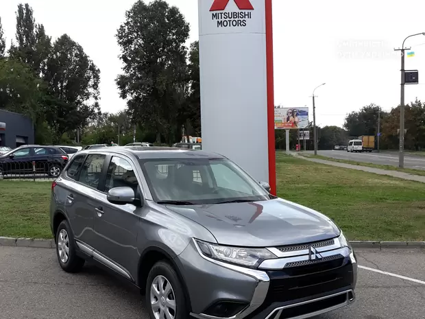 Mitsubishi Outlander Inform