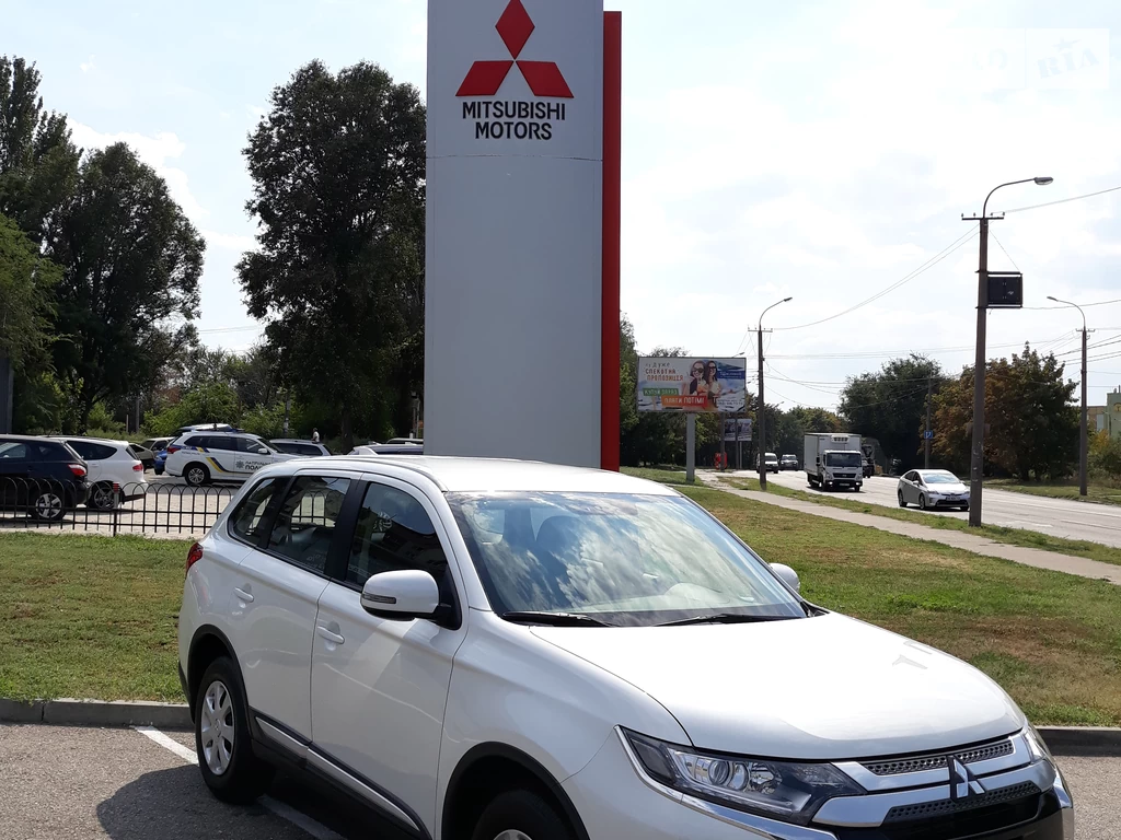 Mitsubishi Outlander Inform