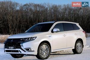 Mitsubishi Outlander 2018 року
