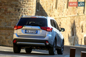 Mitsubishi Outlander 2019 року