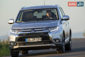 Mitsubishi Outlander 2018 року