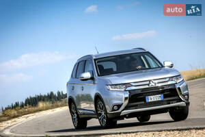 Mitsubishi Outlander 2019 року