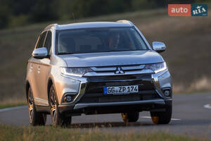 Mitsubishi Outlander 2018 року