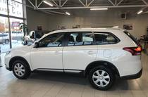 Mitsubishi Outlander Inform