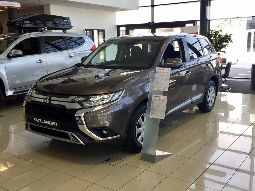 Mitsubishi Outlander Invite