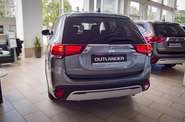 Mitsubishi Outlander Invite