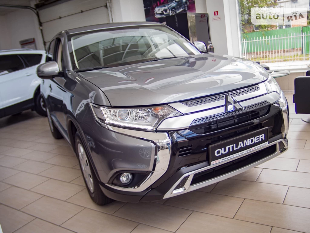 Mitsubishi Outlander Invite