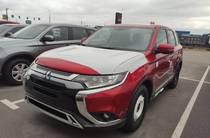 Mitsubishi Outlander Invite