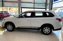 Mitsubishi Outlander Inform