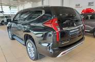 Mitsubishi Pajero Sport Intense