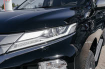 Mitsubishi Pajero Sport Intense