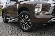 Mitsubishi Pajero Sport Instyle