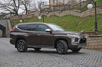 Mitsubishi Pajero Sport Instyle