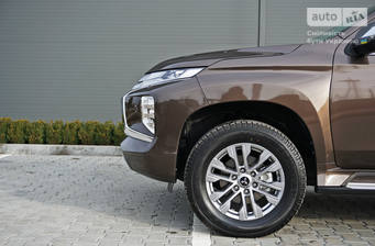 Mitsubishi Pajero Sport 2023 Instyle