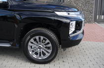 Mitsubishi Pajero Sport Intense