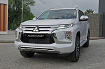 Mitsubishi Pajero Sport Intense