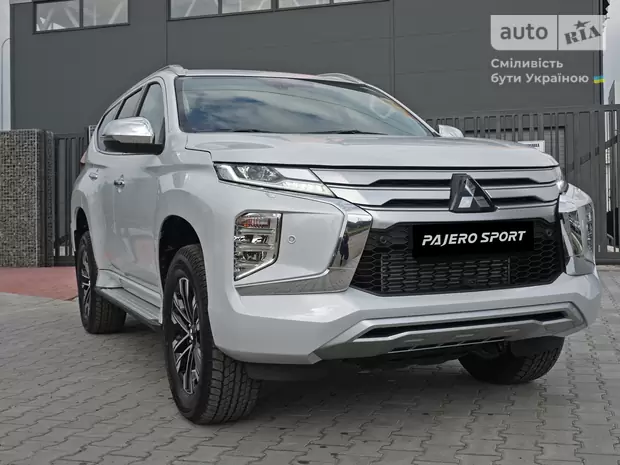 Mitsubishi Pajero Sport Intense