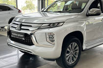 Mitsubishi Pajero Sport Intense