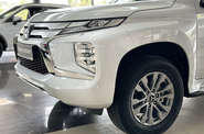 Mitsubishi Pajero Sport Intense