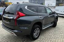 Mitsubishi Pajero Sport Instyle