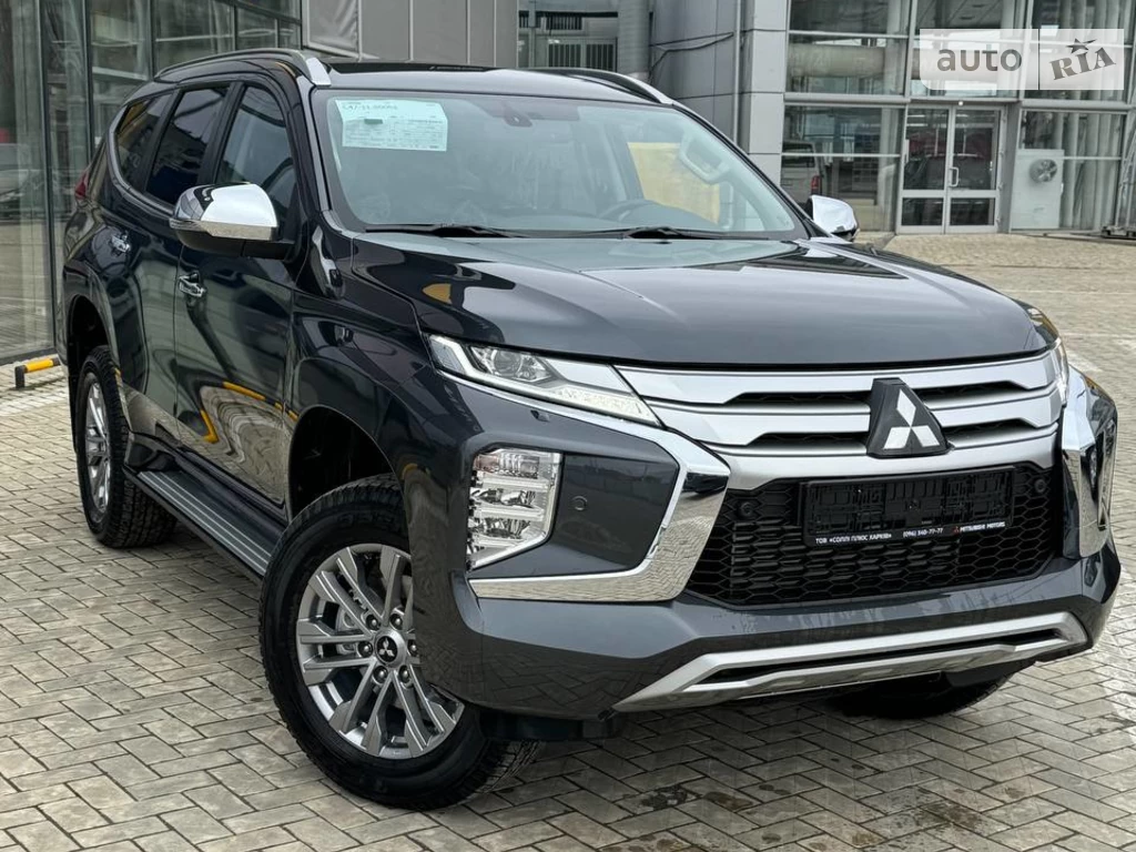 Mitsubishi Pajero Sport Instyle