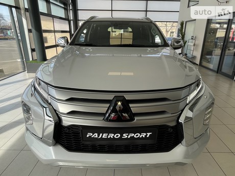 Mitsubishi Pajero Sport 2023