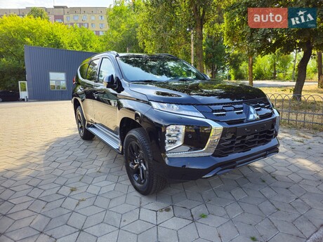 Mitsubishi Pajero Sport 2025