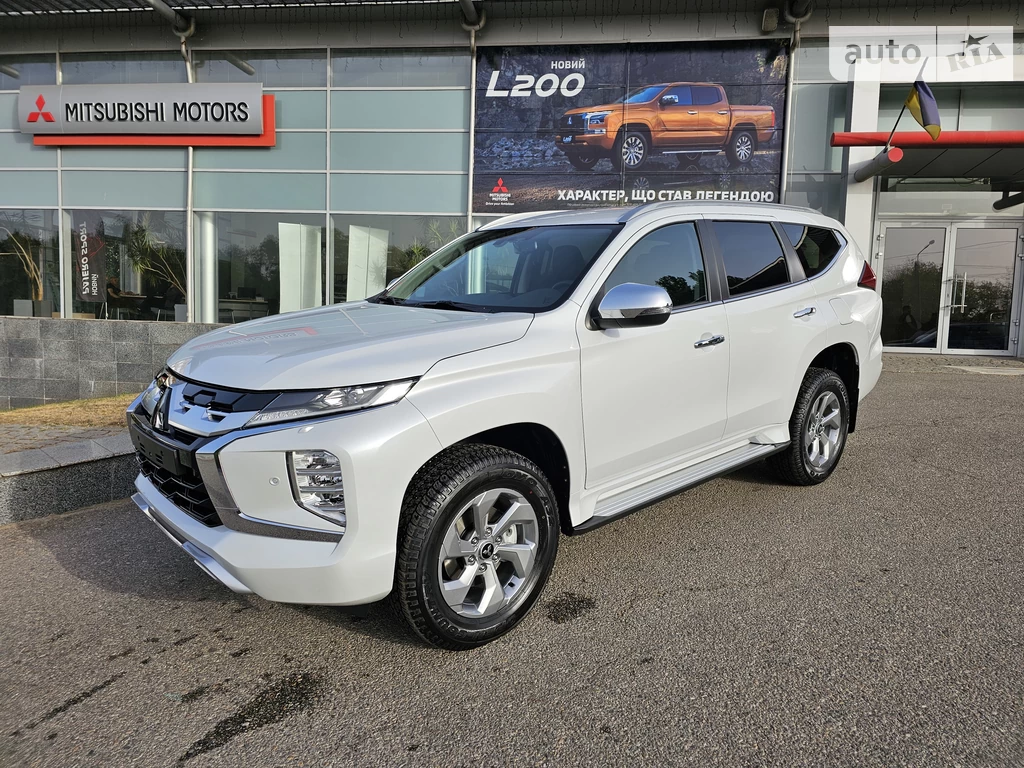 Mitsubishi Pajero Sport Instyle