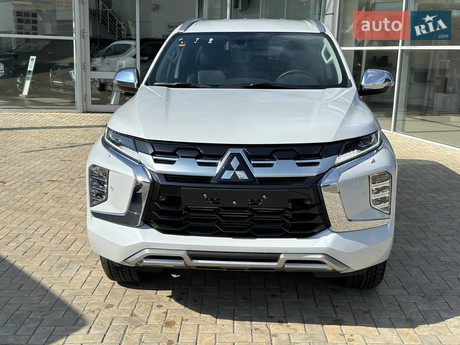 Mitsubishi Pajero Sport 2024