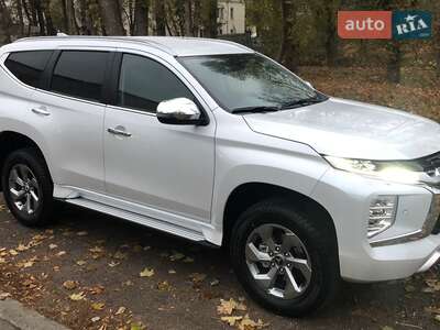 Mitsubishi Pajero Sport 2024 Instyle