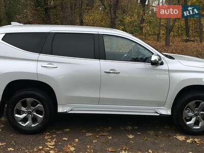 Mitsubishi Pajero Sport 2024 Instyle