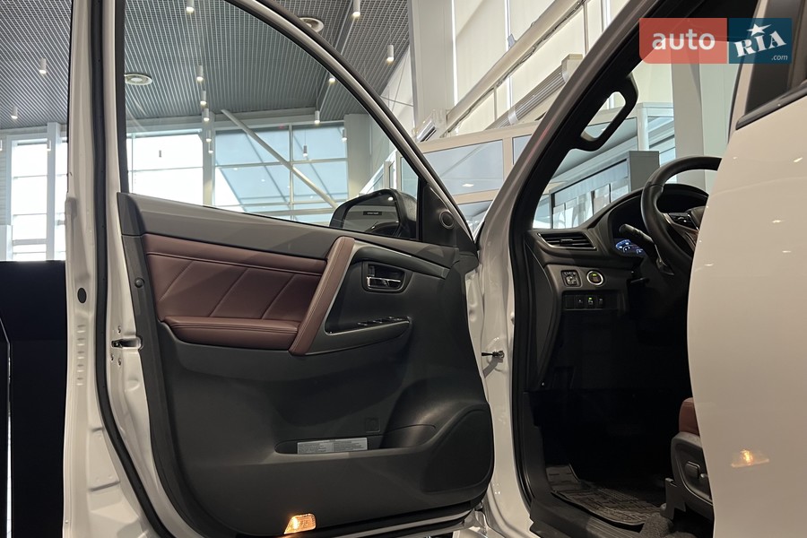 Mitsubishi Pajero Sport - фото 9