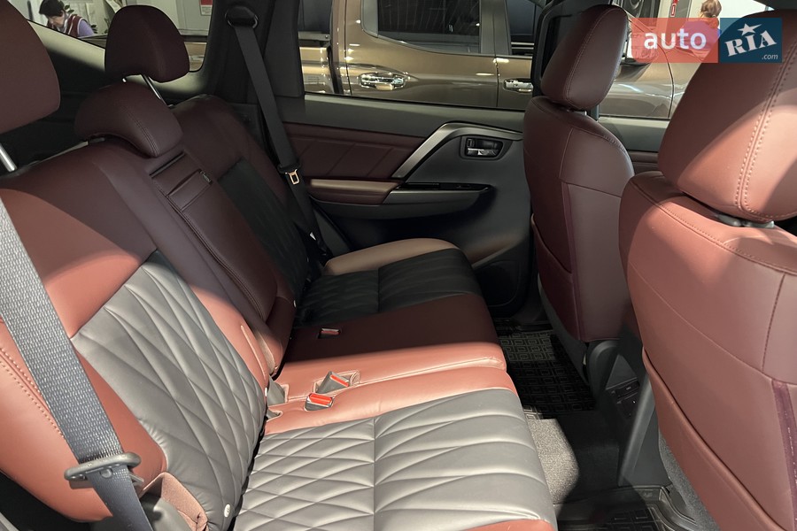 Mitsubishi Pajero Sport - фото 32
