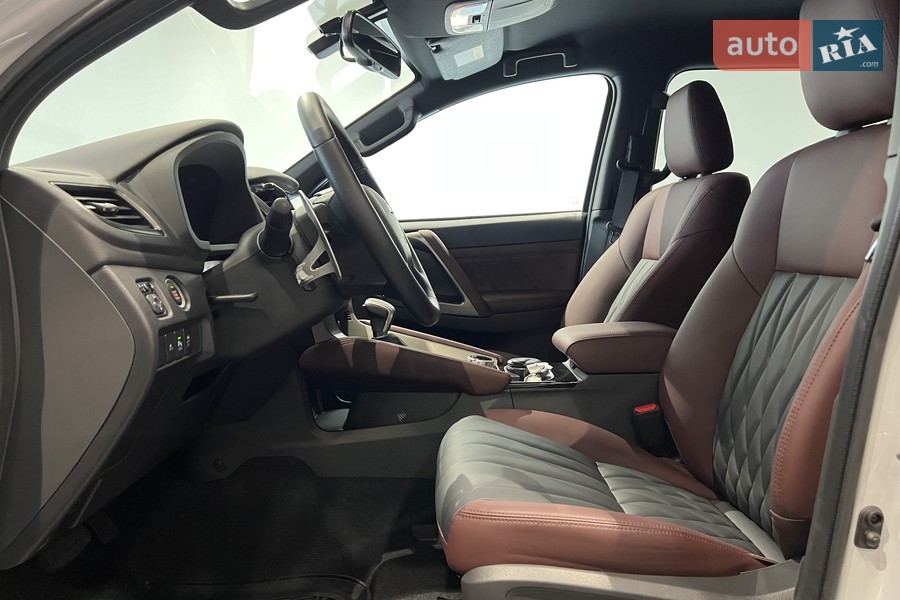 Mitsubishi Pajero Sport - фото 15