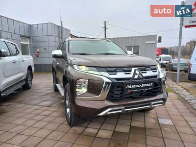 Mitsubishi Pajero Sport 2025 Instyle