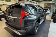 Mitsubishi Pajero Sport Ultimate