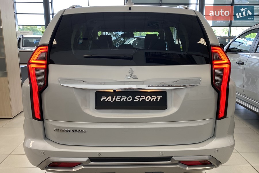 Mitsubishi Pajero Sport - фото 3