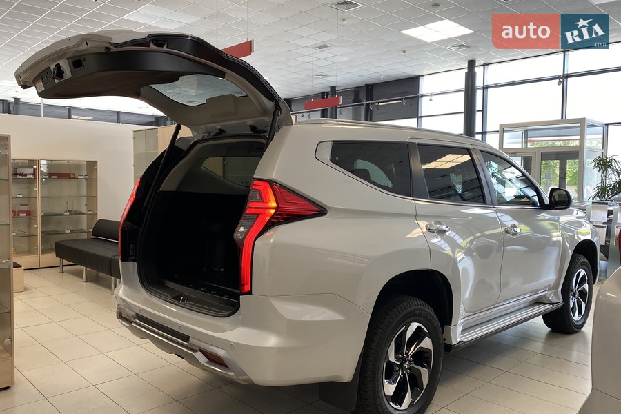 Mitsubishi Pajero Sport - фото 8