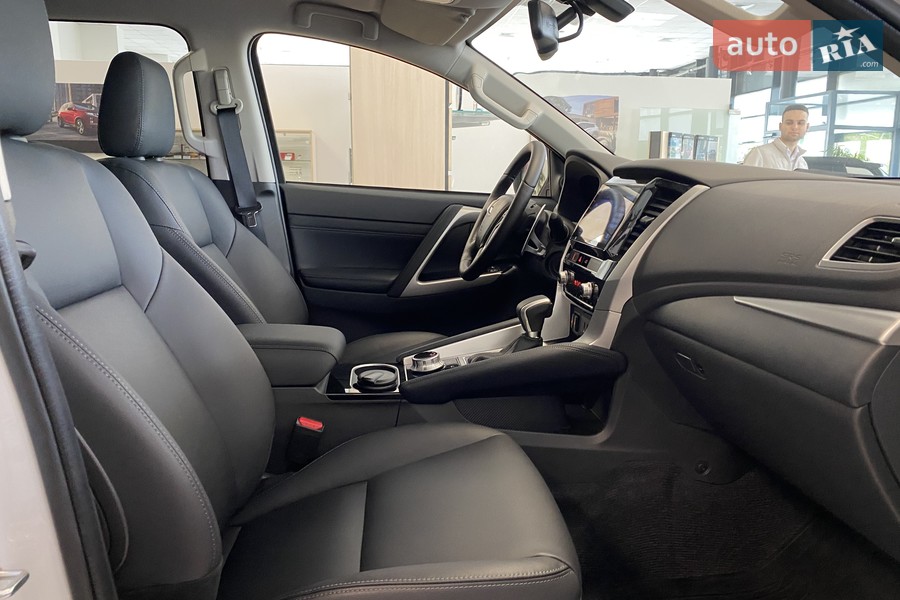 Mitsubishi Pajero Sport - фото 17